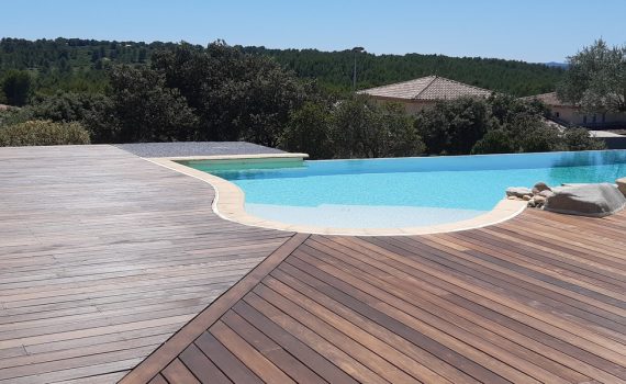 Rénovation entretien terrasse en bois exotique